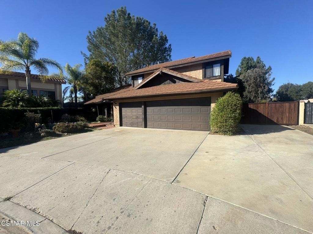 576 Pinecliff Place - Photo 2