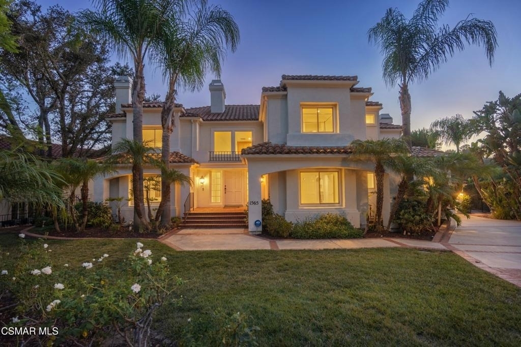1565 Falling Star Avenue - Photo 1