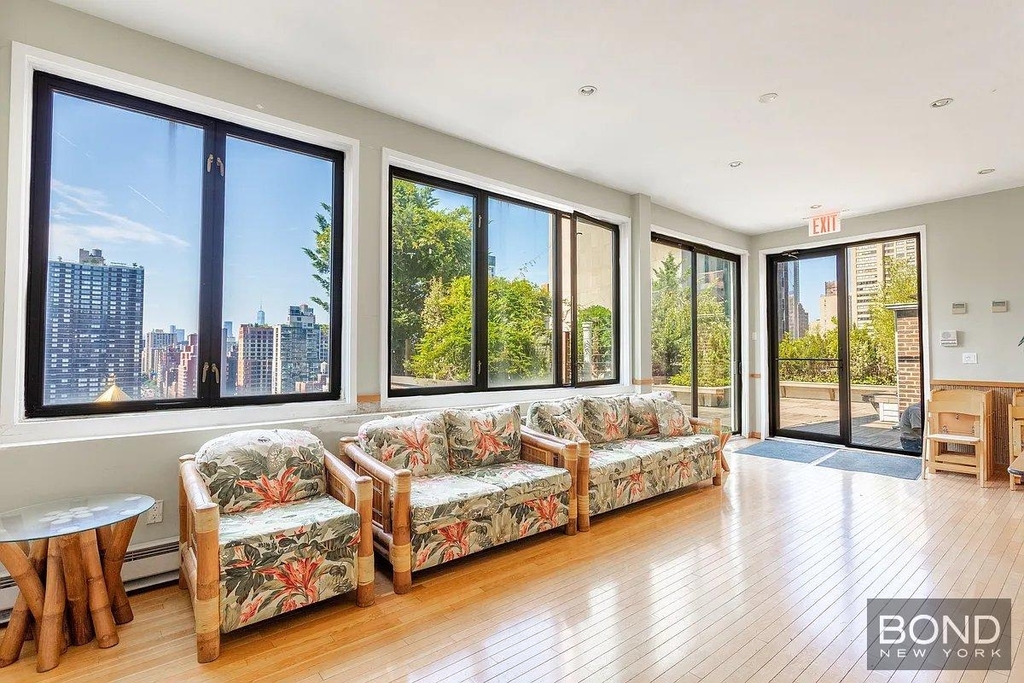 East 38th Street - Photo 10