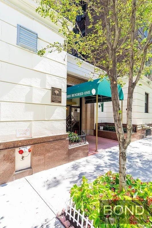 East 38th Street - Photo 9