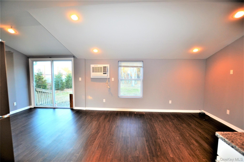 80 Depot - Photo 2