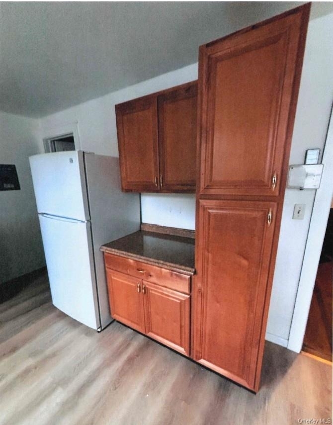 457 Main St - Photo 2