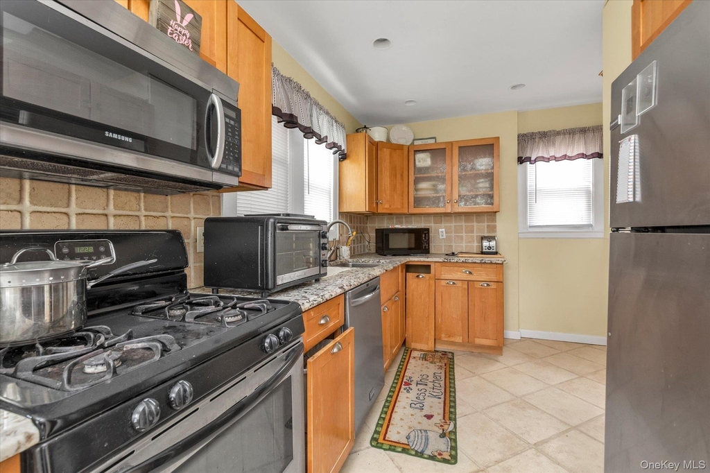 52 Syracuse Street - Photo 6
