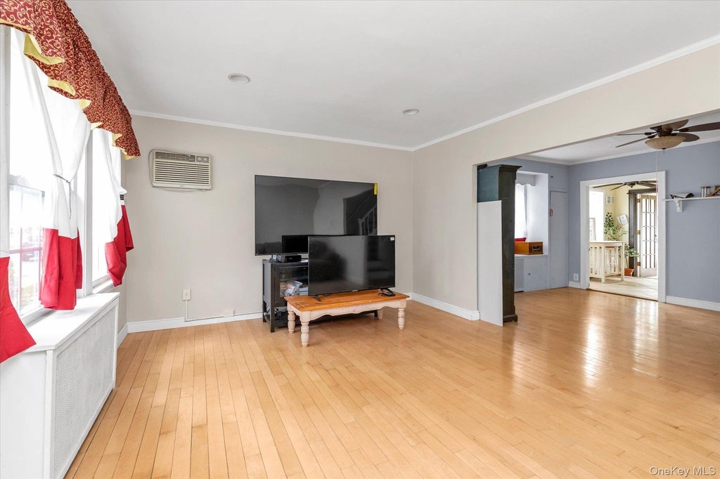 52 Syracuse Street - Photo 2
