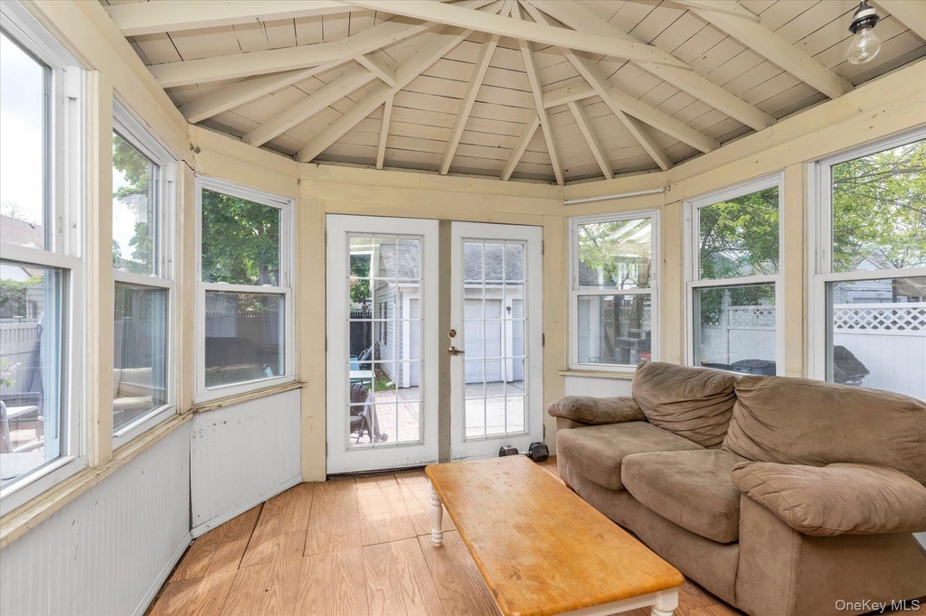 52 Syracuse Street - Photo 8