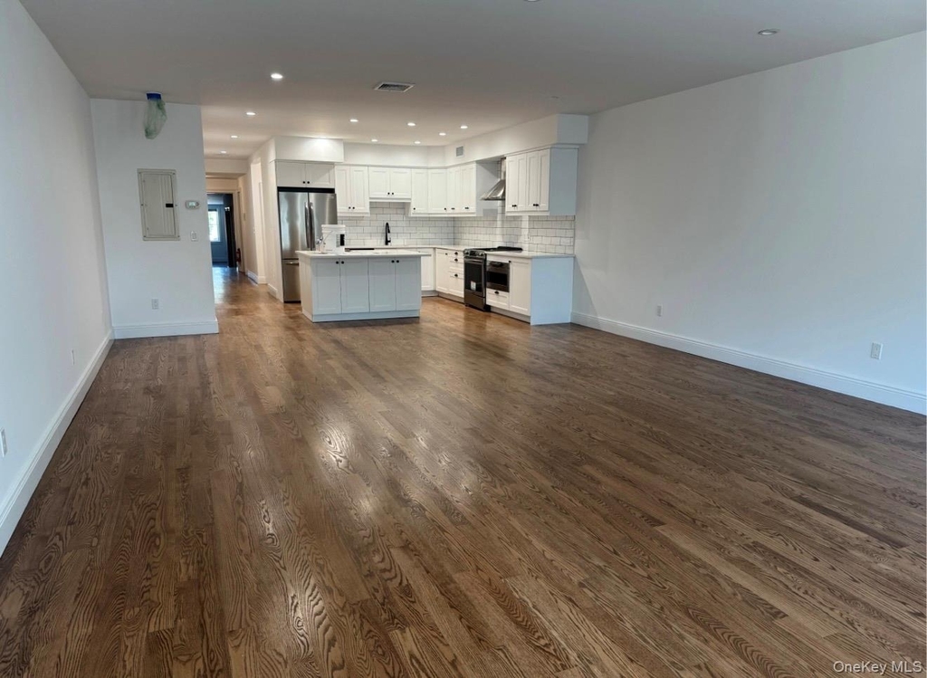 303 Main Street - Photo 4