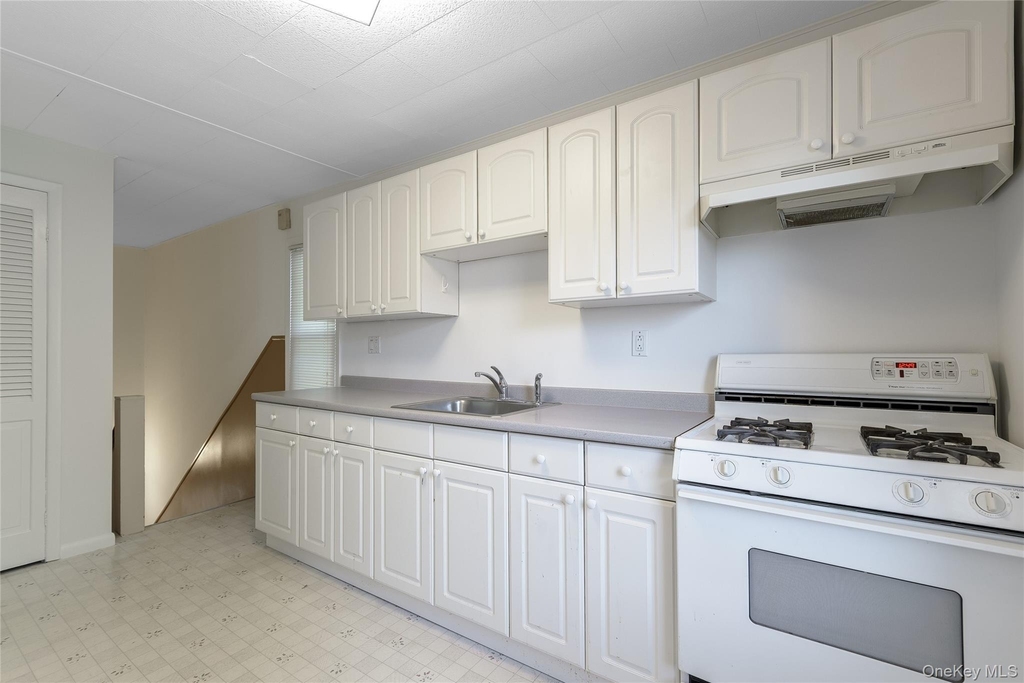 88 Searing Avenue - Photo 9