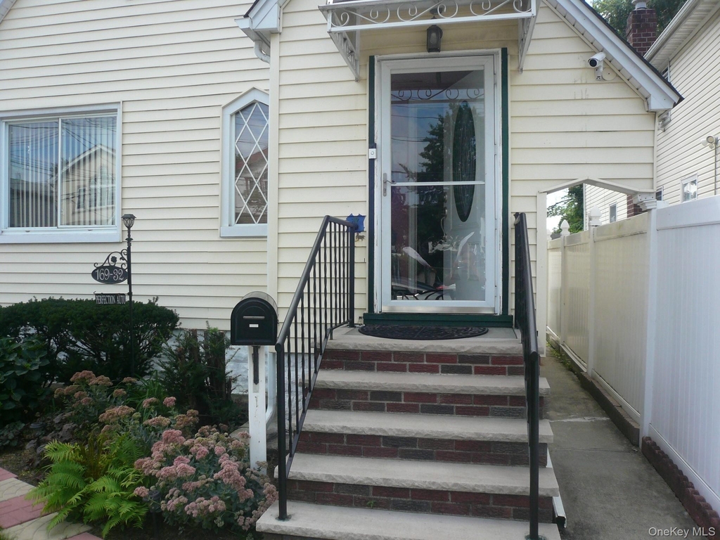 16932 144th Road - Photo 0