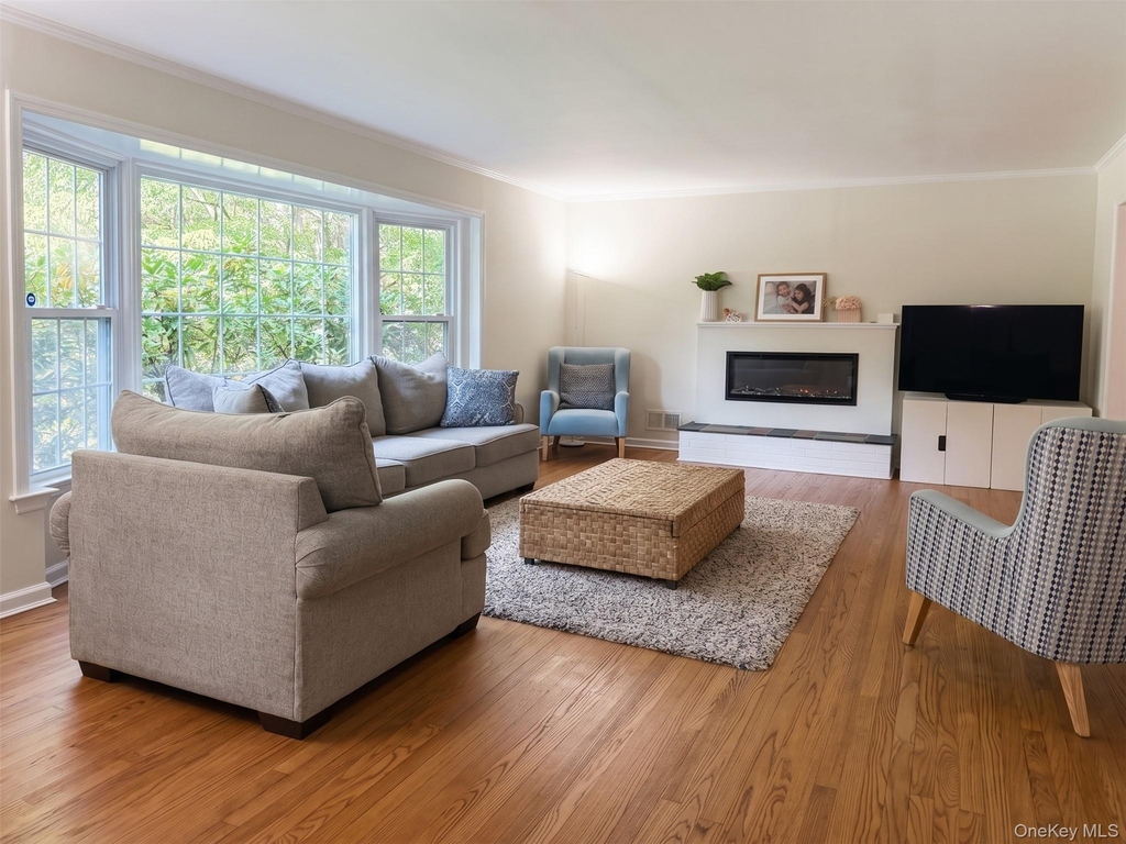10 Forest Lane - Photo 1