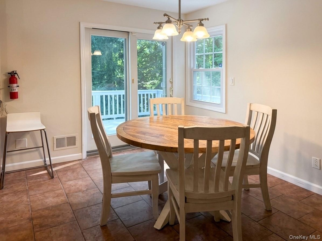 10 Forest Lane - Photo 7