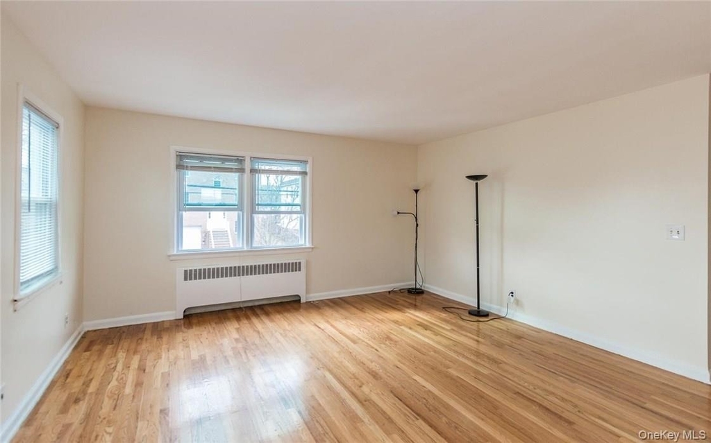 221 Lockwood Avenue - Photo 3