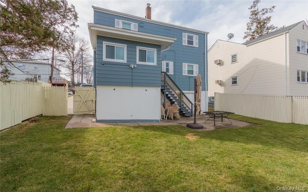 221 Lockwood Avenue - Photo 2