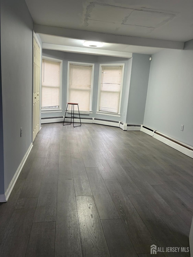 180 Main Street - Photo 5