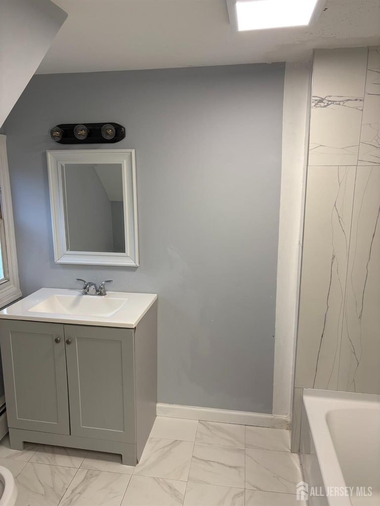 180 Main Street - Photo 10
