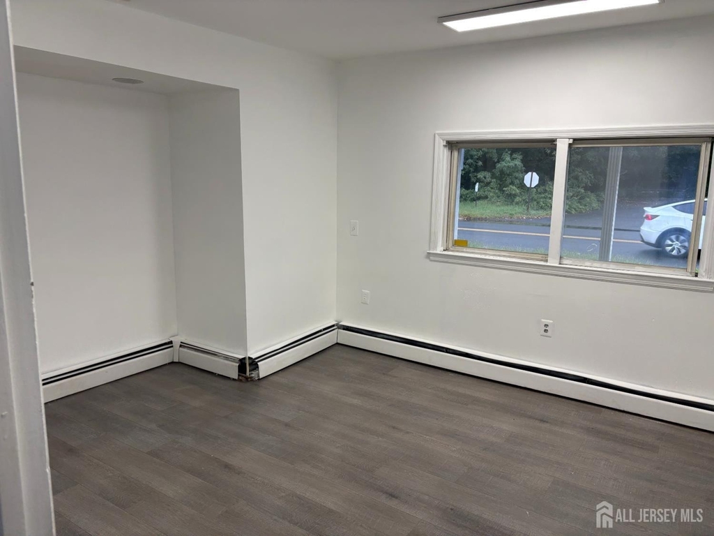 180 Main Street - Photo 3