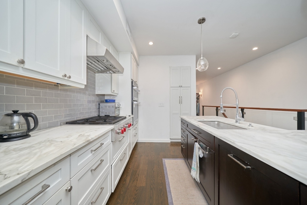 247 W 122nd Street - Photo 6