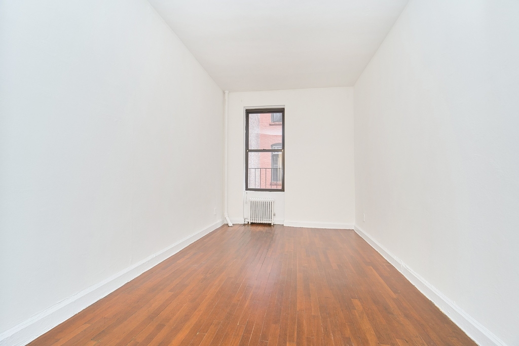 353 W 44th Street - Photo 2