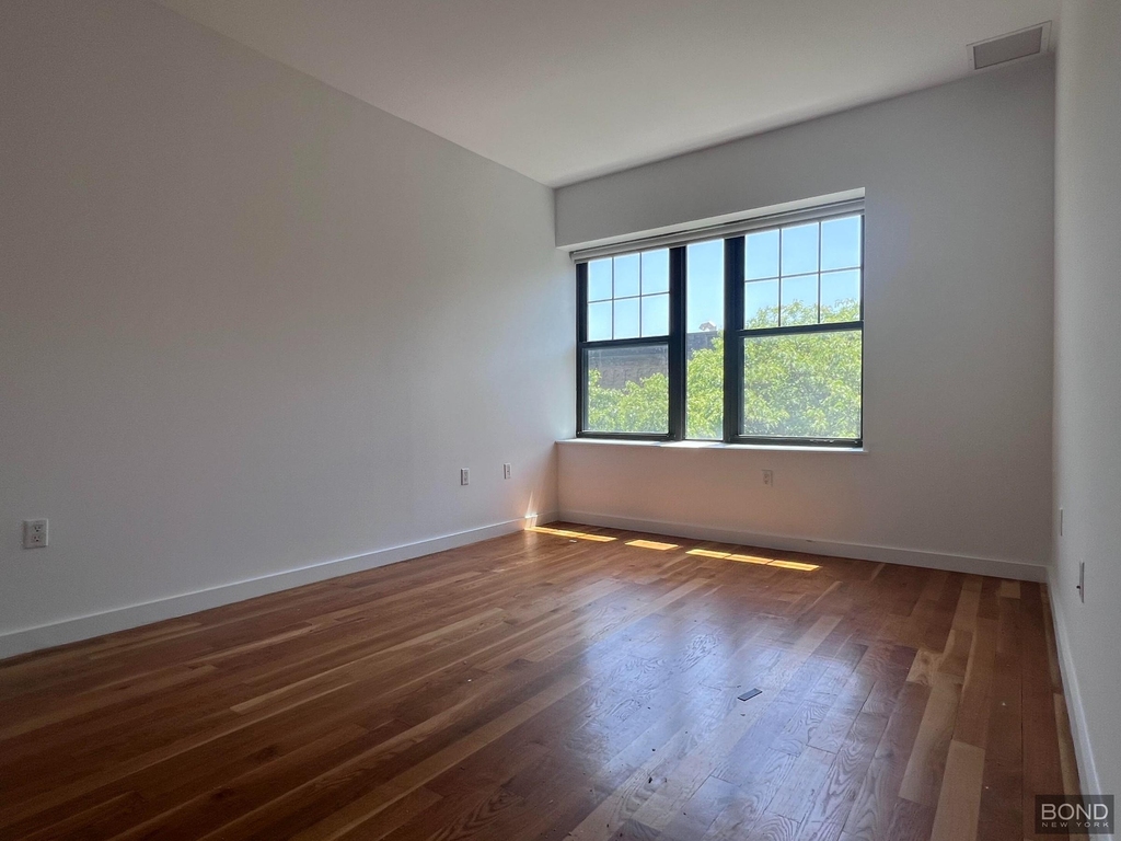 123 Parkside Avenue - Photo 3