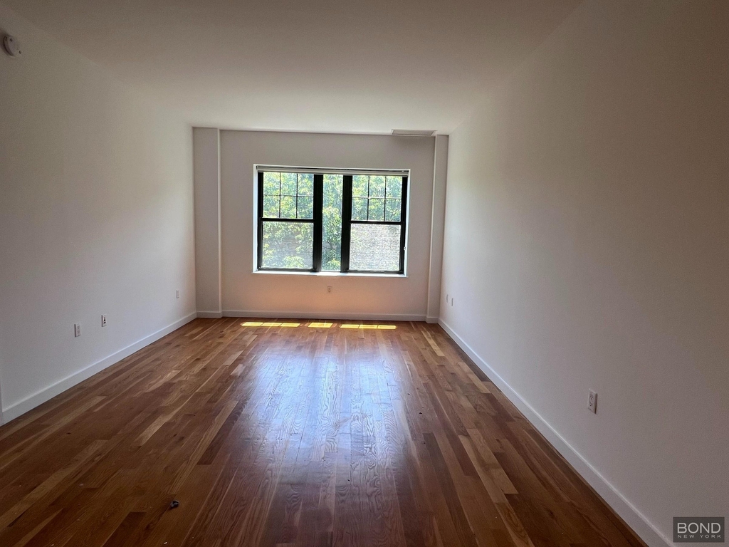 123 Parkside Avenue - Photo 2