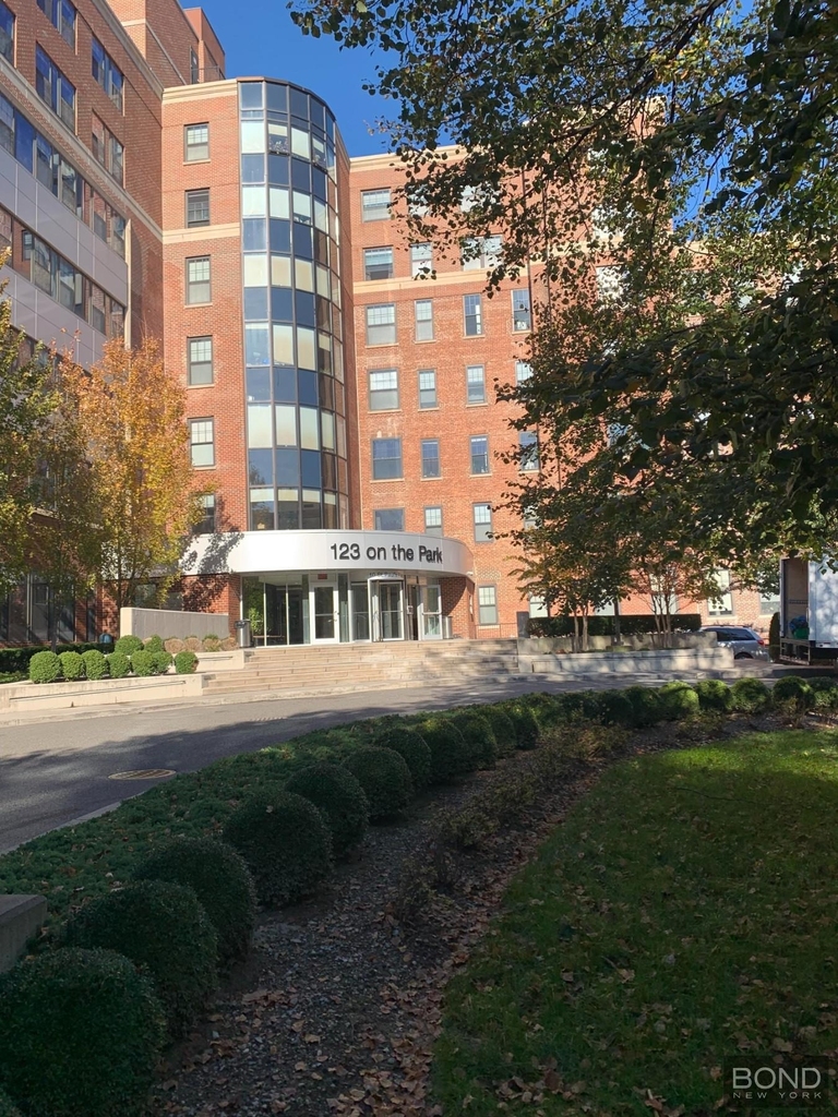 123 Parkside Avenue - Photo 10