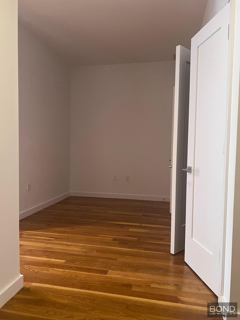 123 Parkside Avenue - Photo 5