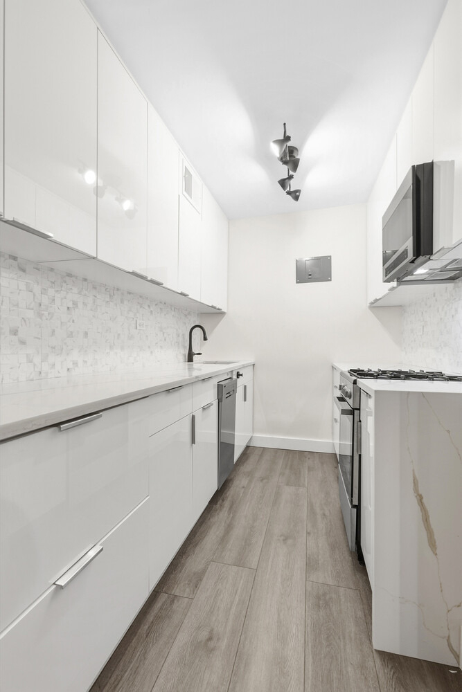 77 E 12th Street - Photo 4