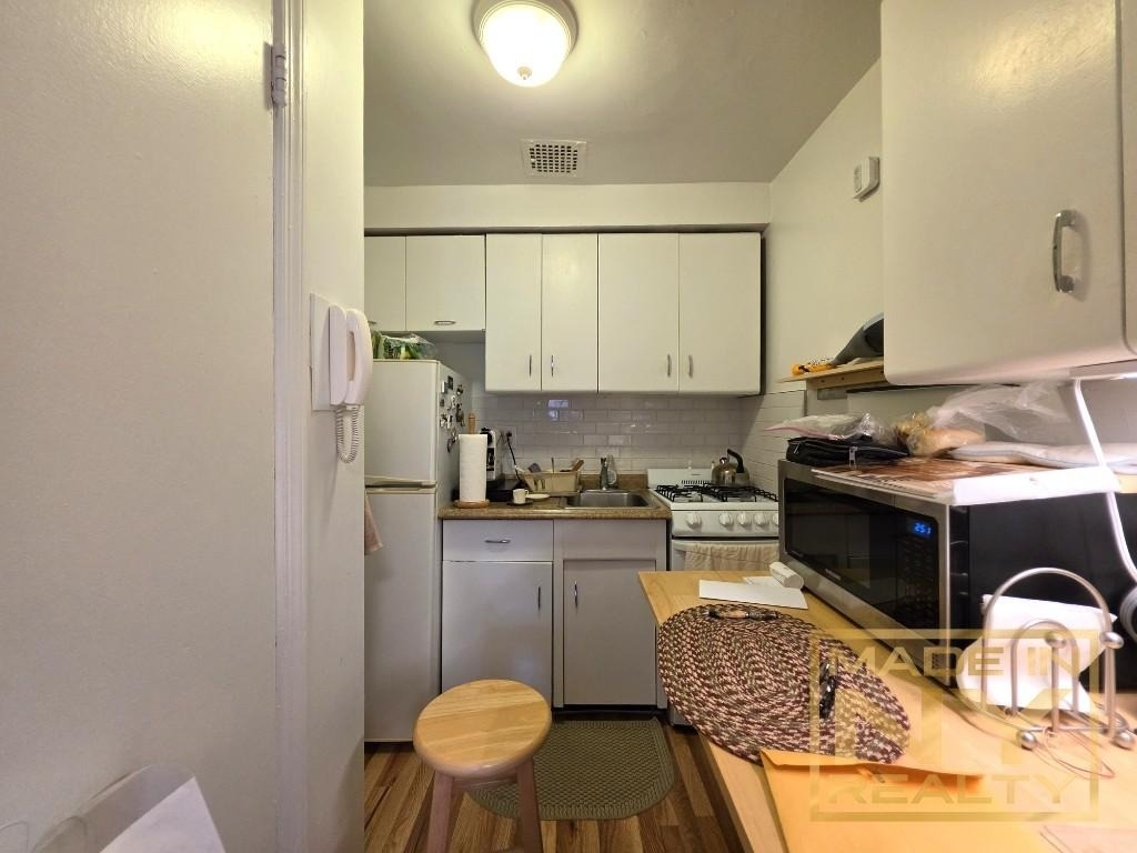 23 E 93rd Street - Photo 2
