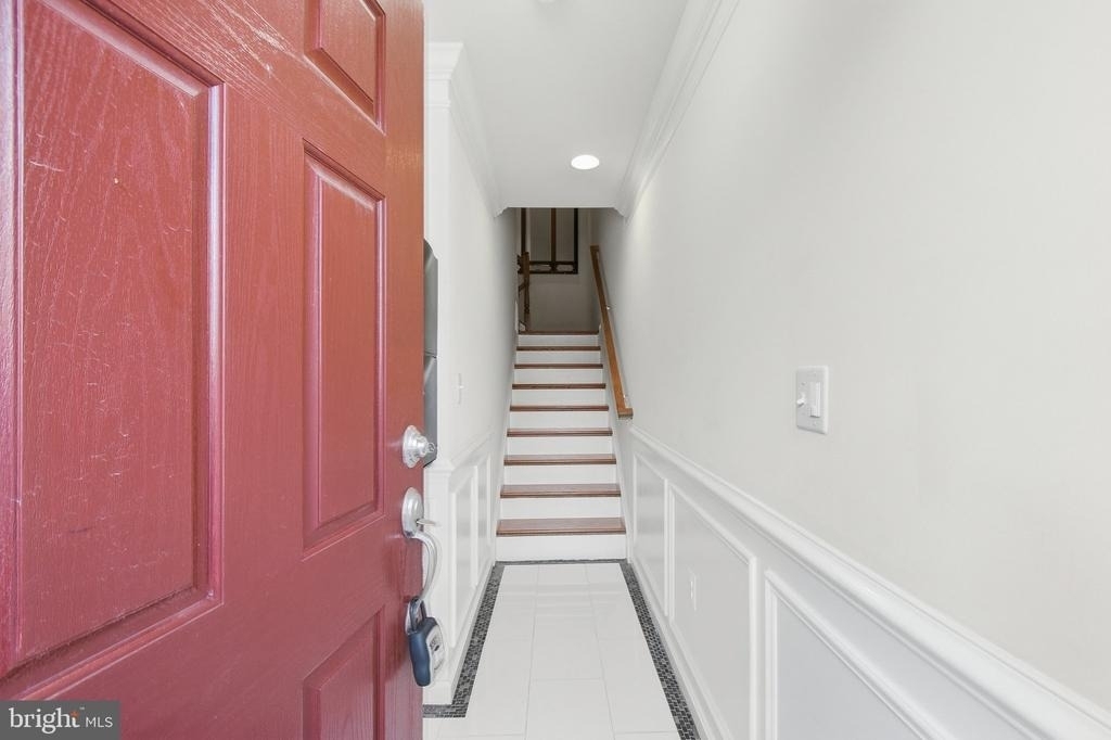 1443 Occoquan Heights Court - Photo 3