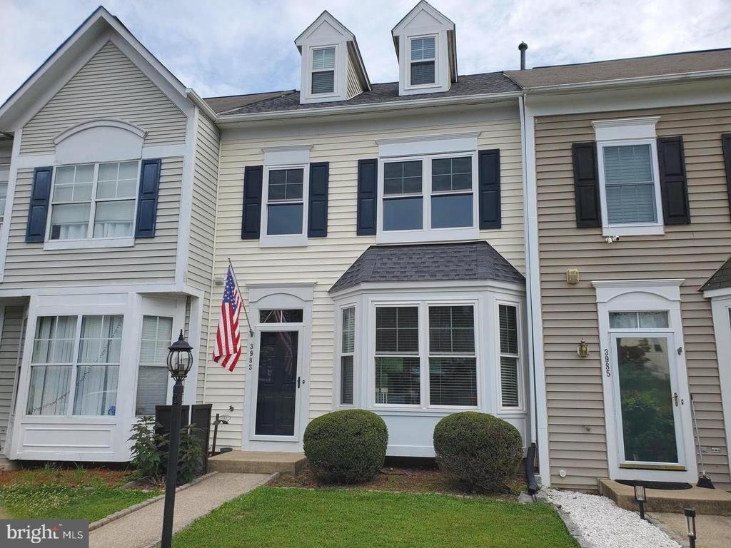 3983 Hartlake Street - Photo 0
