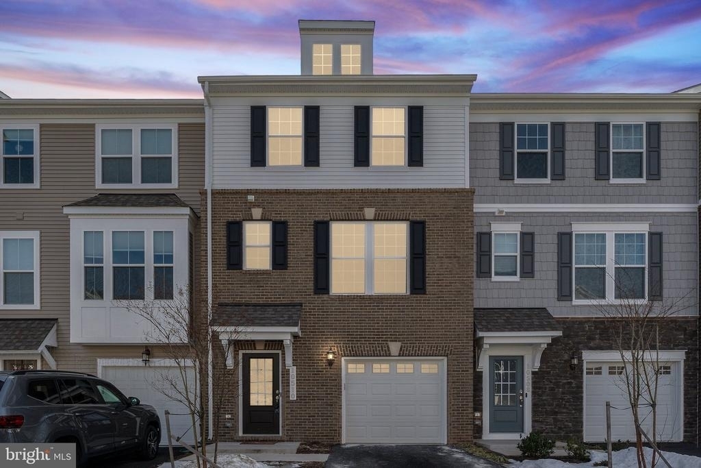 10510 Hinton Way - Photo 1