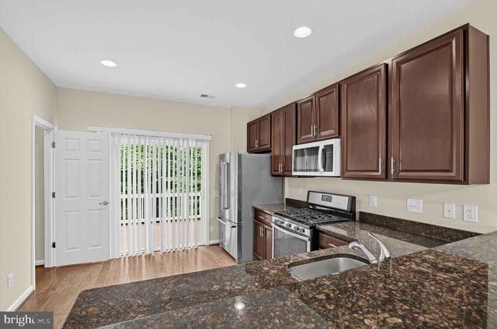 3947 Madden Way - Photo 5