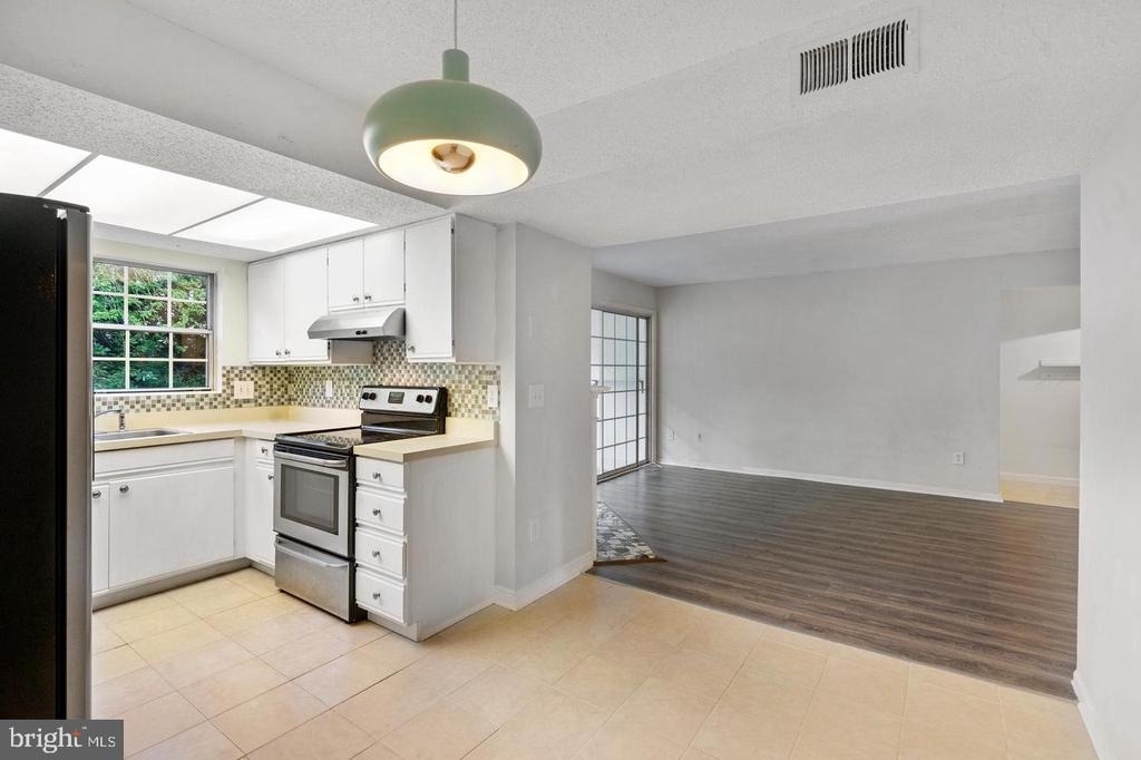 9240 Caspian Way - Photo 9