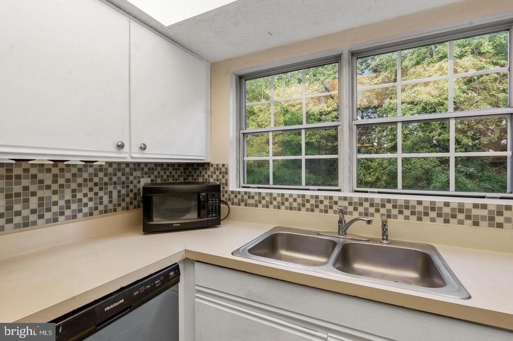 9240 Caspian Way - Photo 12