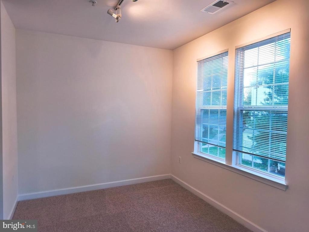 42492 Mayflower Terrace - Photo 6