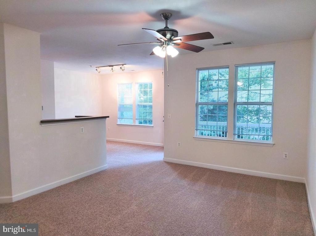 42492 Mayflower Terrace - Photo 2