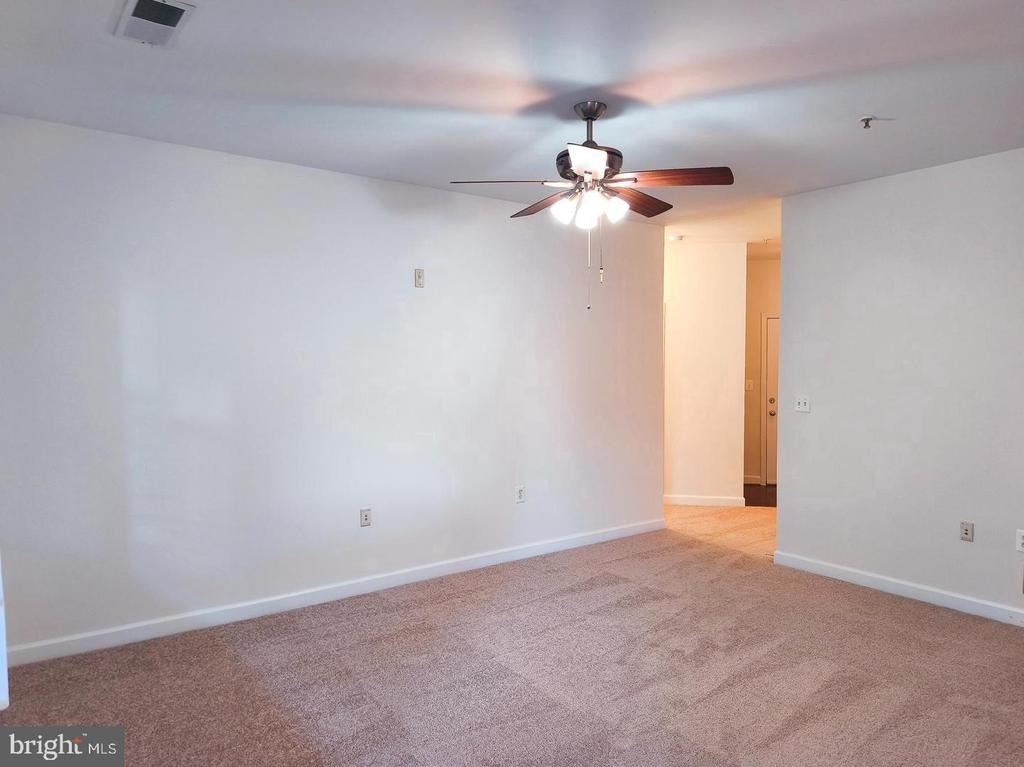 42492 Mayflower Terrace - Photo 4