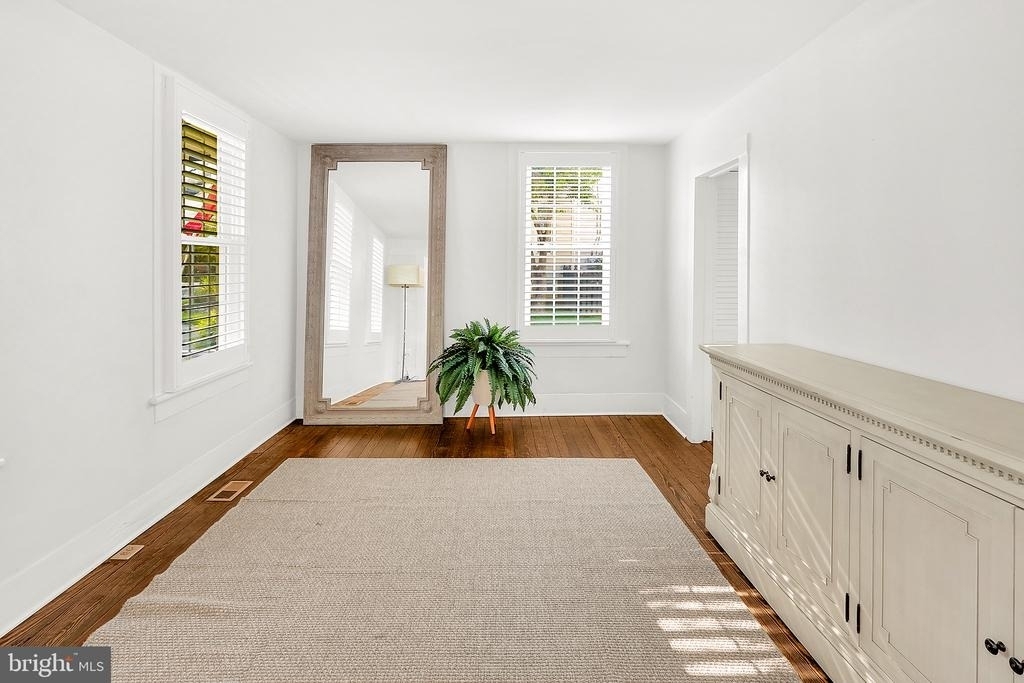 303 E Colonial Highway - Photo 6
