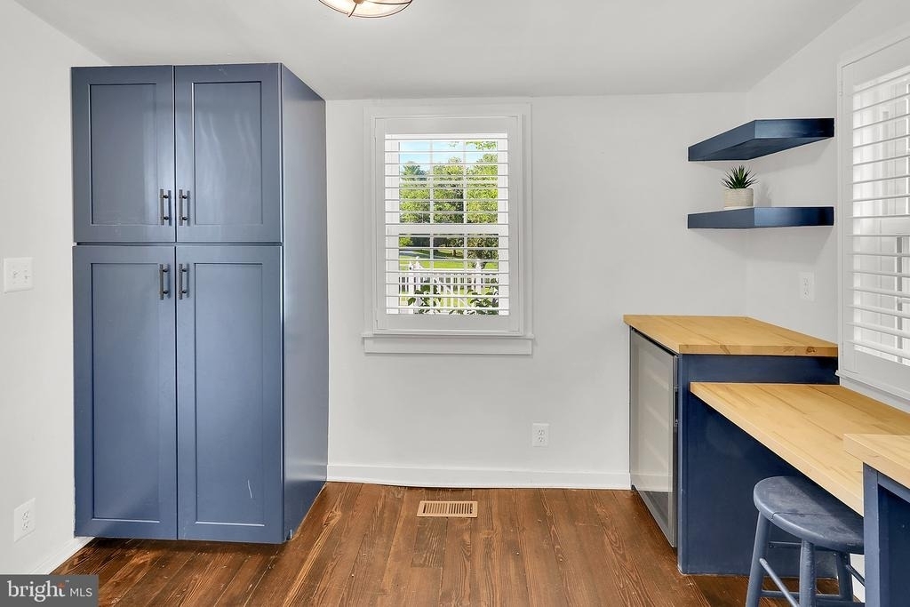 303 E Colonial Highway - Photo 11