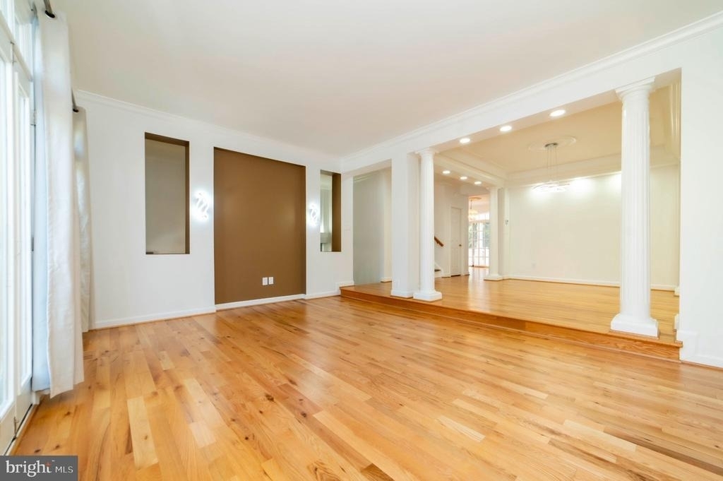 7704 Annandale Mains Court - Photo 8