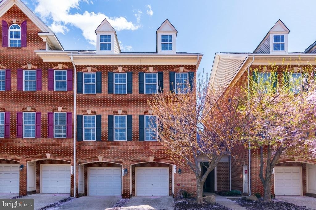 4619 Hummingbird Lane - Photo 1