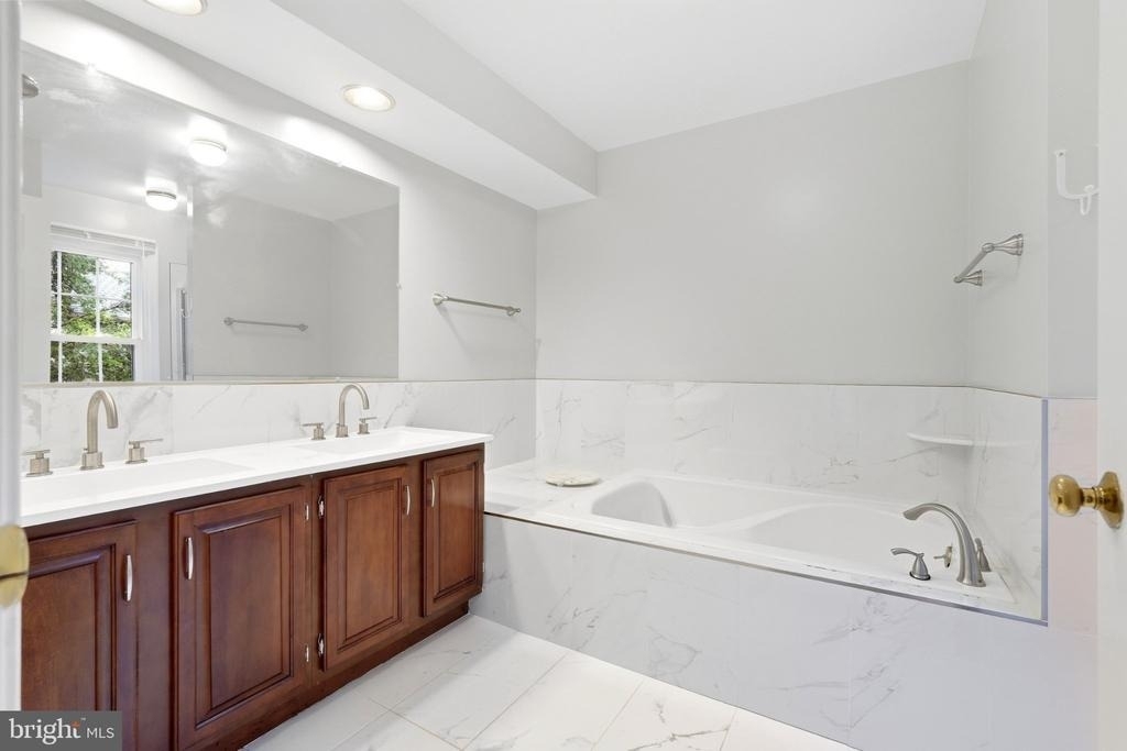 3968 Clares Court - Photo 34