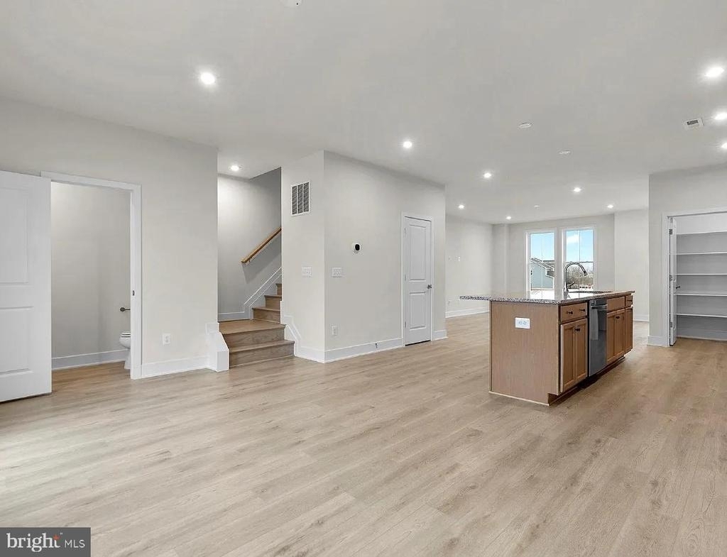 127 Galaxy Place - Photo 3