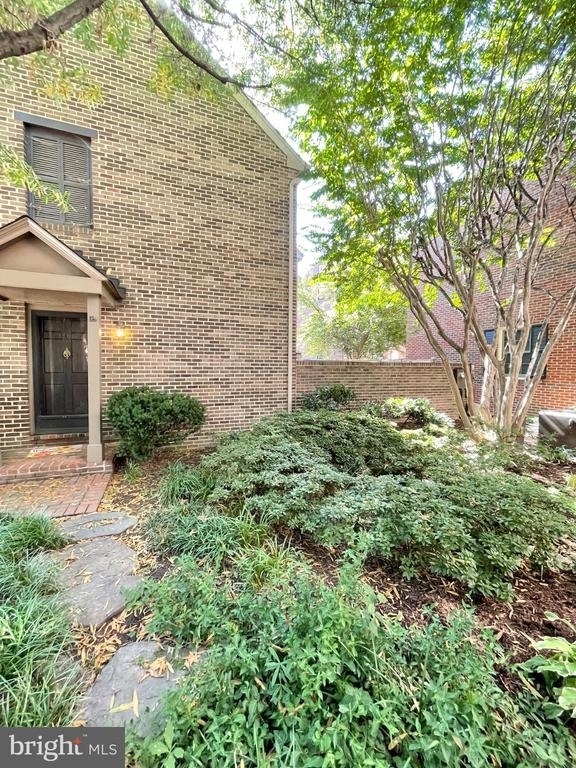 1208 W Abingdon Drive - Photo 1