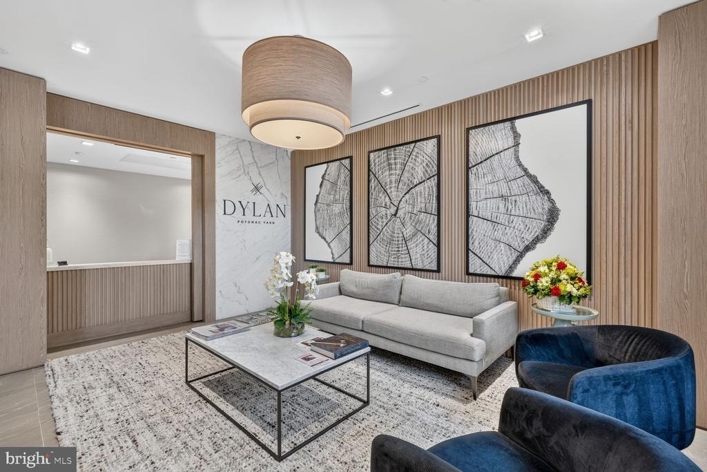 701 Swann Avenue - Photo 1