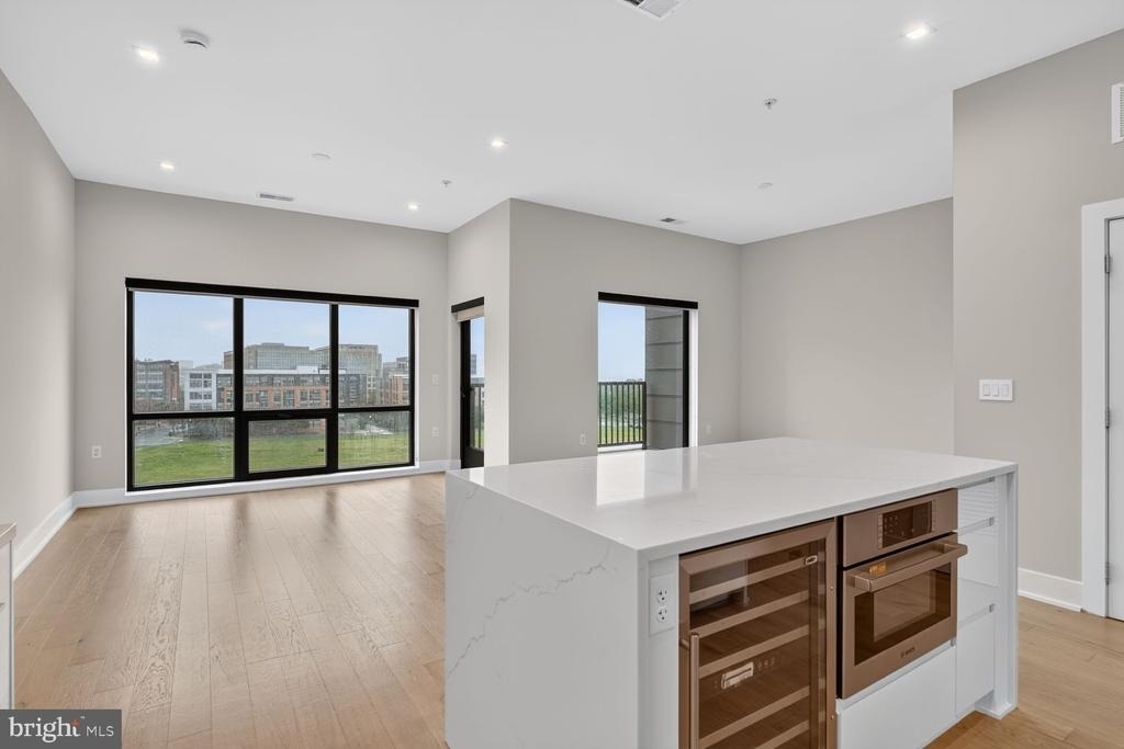701 Swann Avenue - Photo 8