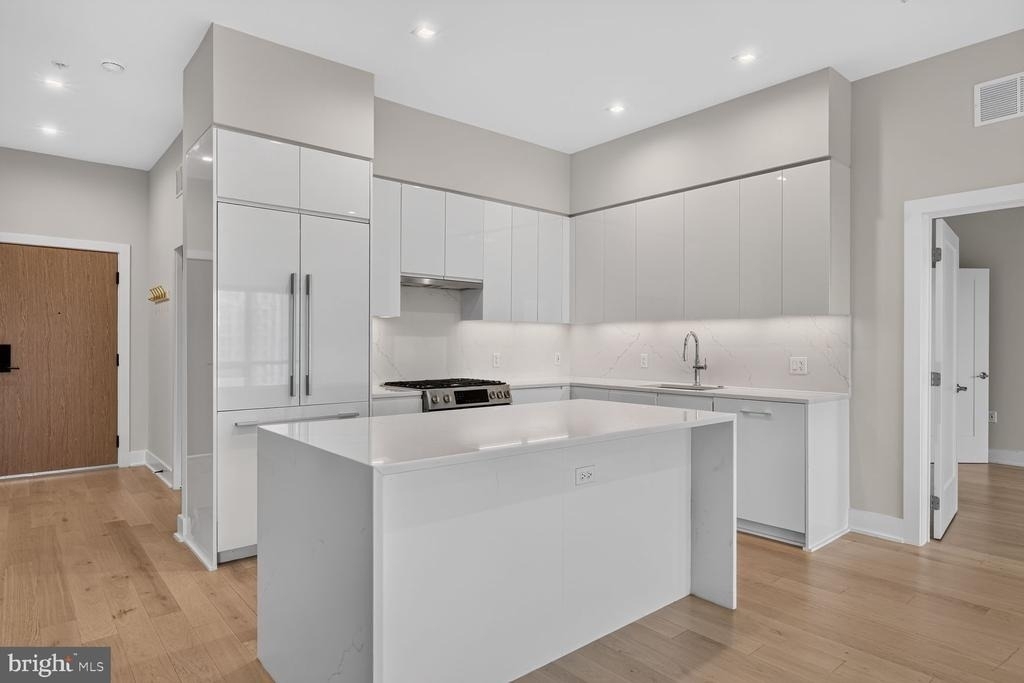 701 Swann Avenue - Photo 5