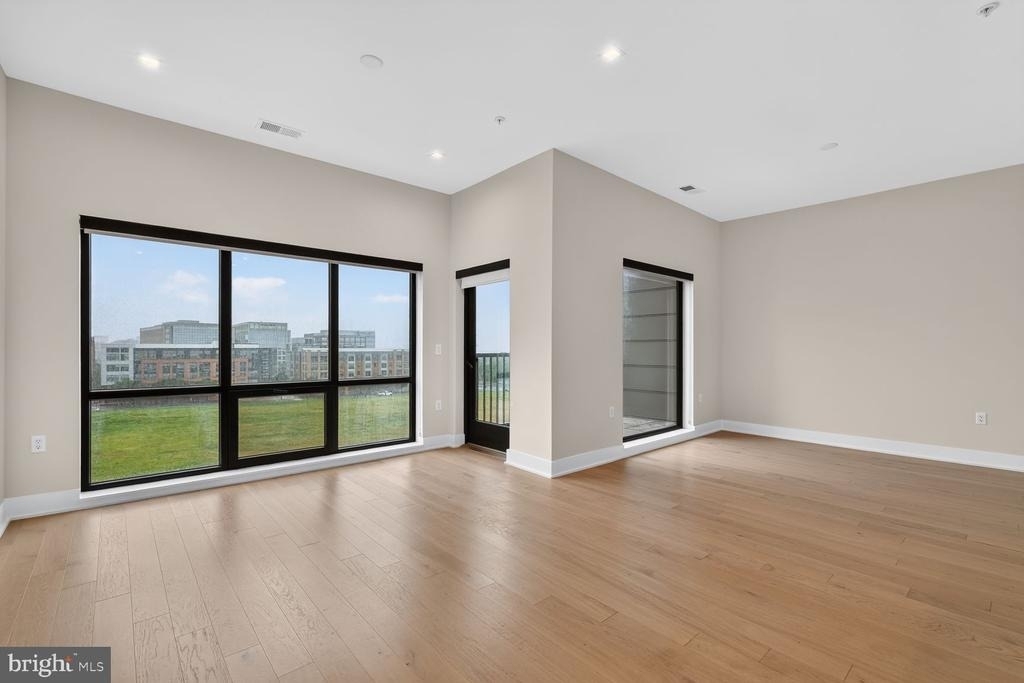 701 Swann Avenue - Photo 11