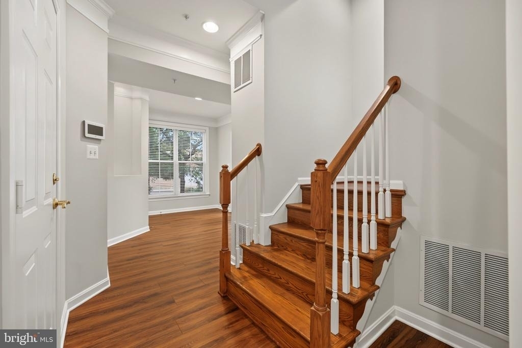 5256 Bessley Place - Photo 7