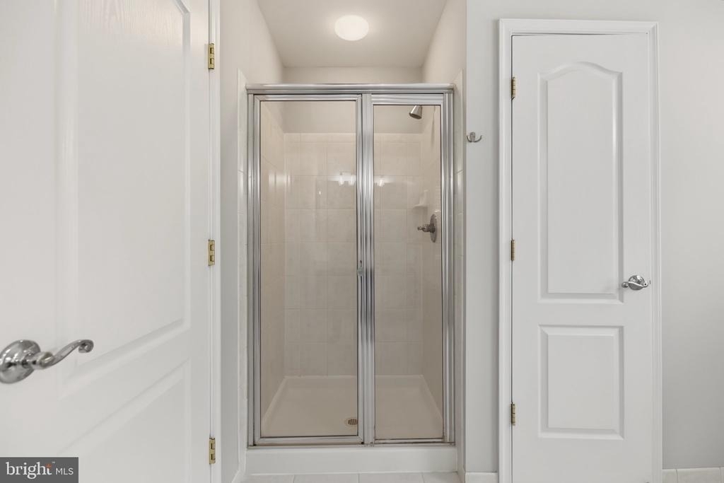 5256 Bessley Place - Photo 52