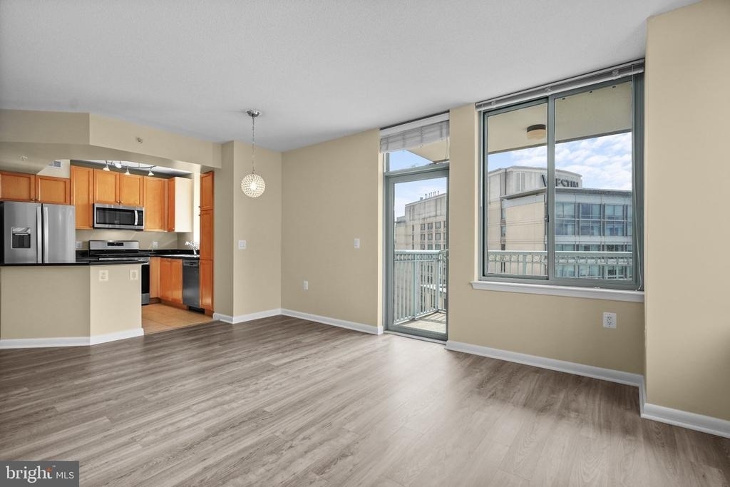 851 N Glebe Road N - Photo 10